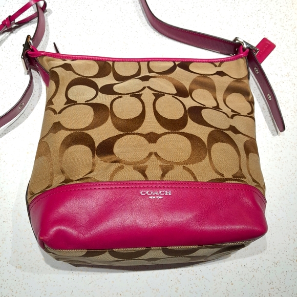 Coach Legacy Duffle Crossbody Bag Perfect condition. NWOT - Picture 2 of 10